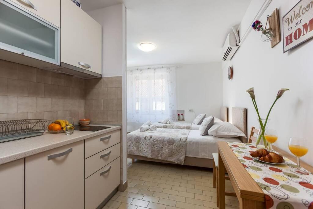 Studio Apartment Didovina Split Buitenkant foto